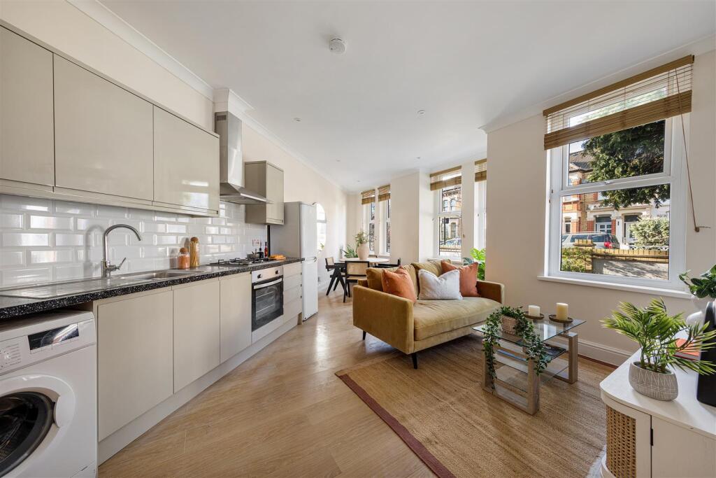 Flat 1, 1a, Hartley Road, E11