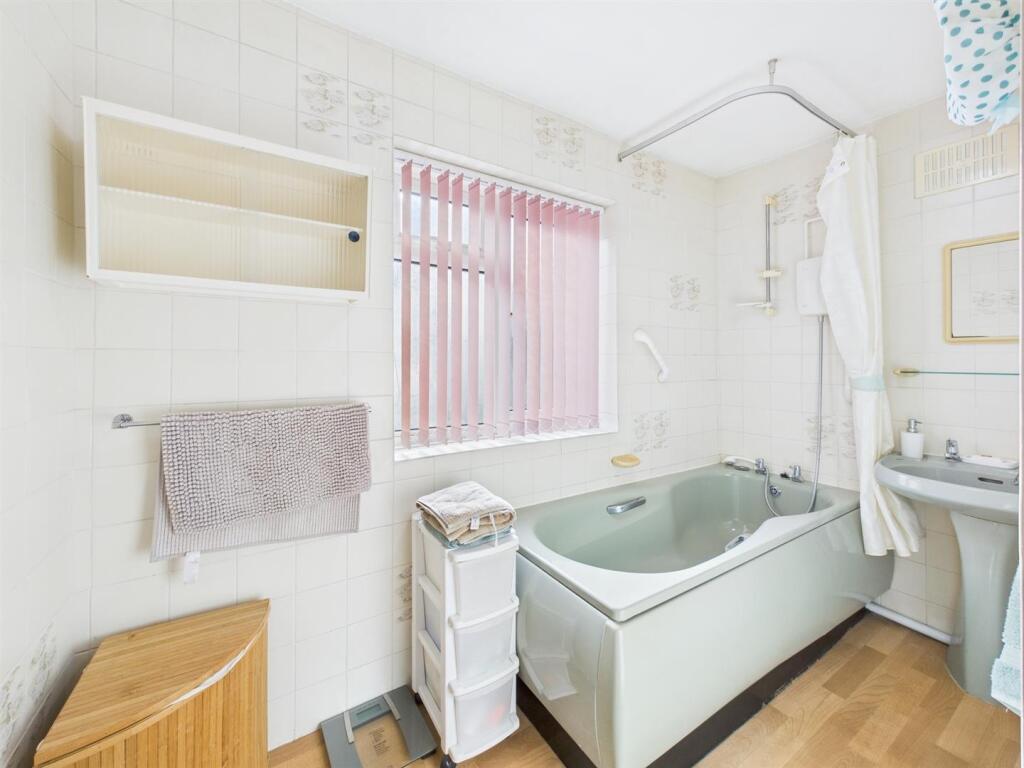 CAM01224G0-PR0580-STILL001.jpg