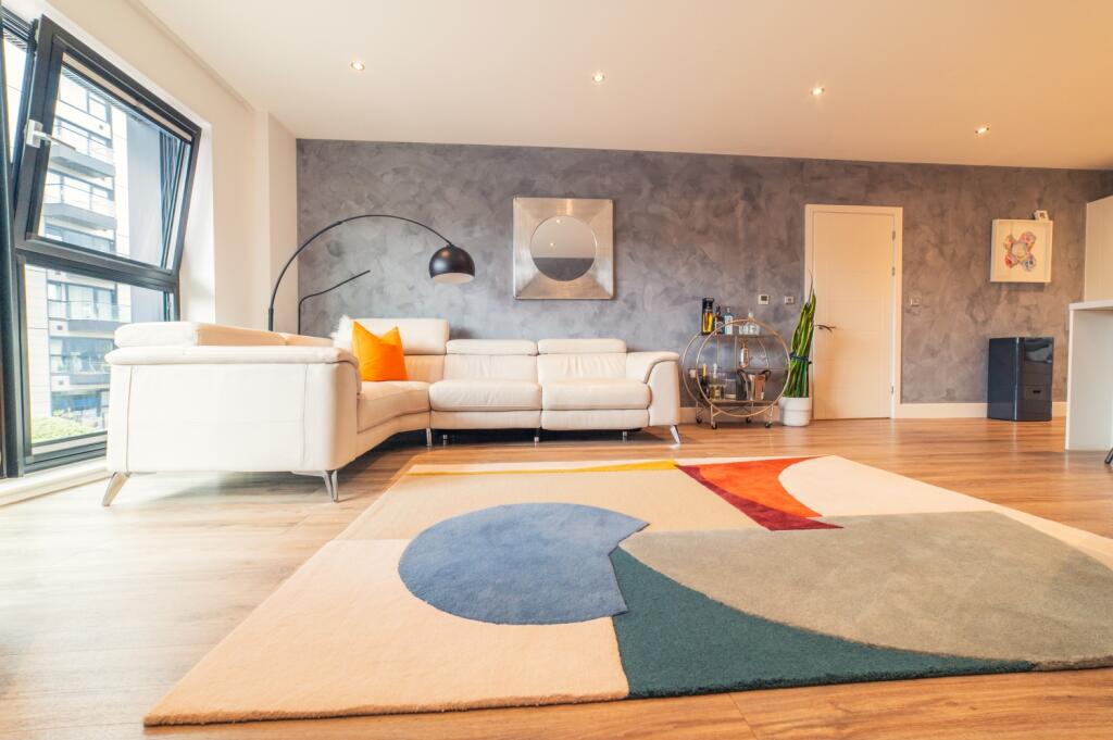 Award-winning Media team on EVERY Listing_11