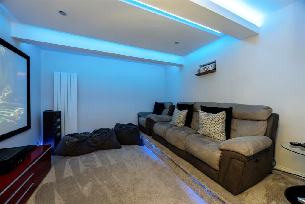 Offington Avenue, 85-023.jpg