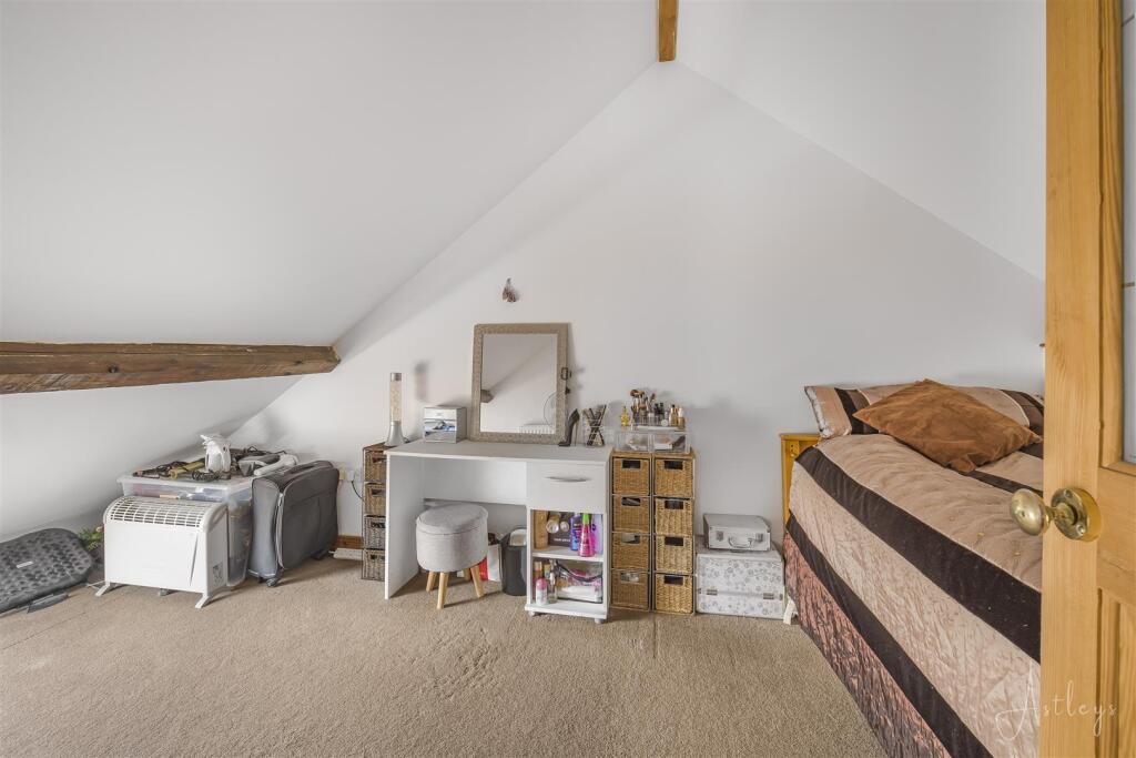 Dressing Room/Bedroom 5