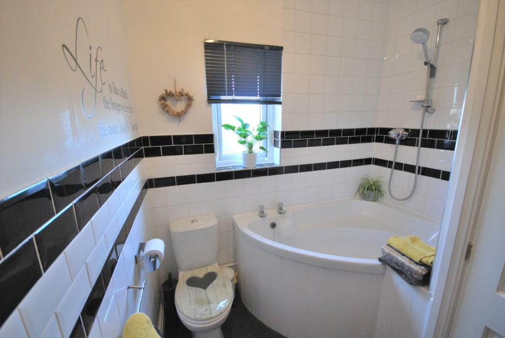 71 Longsight Rd