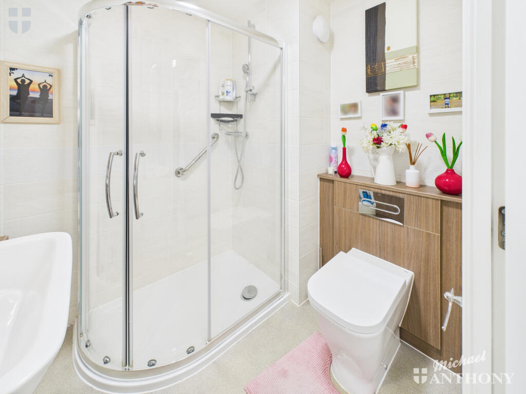 CAM03218G0-PR0765-STILL005