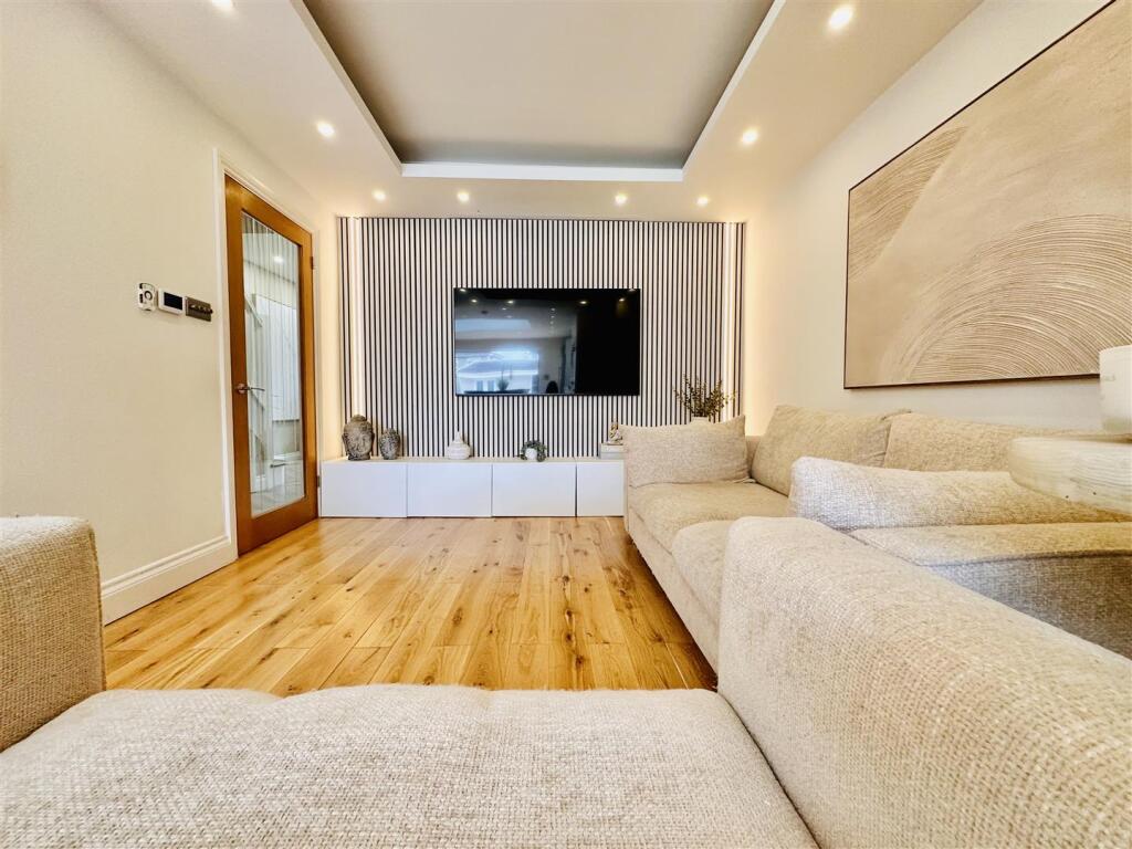 Kitchen/Breakfast/Family Room