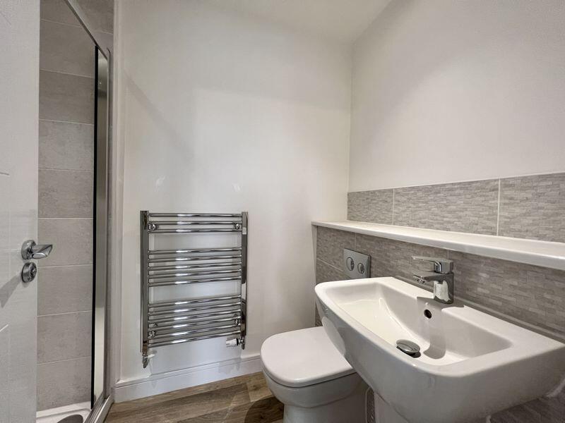 EN SUITE