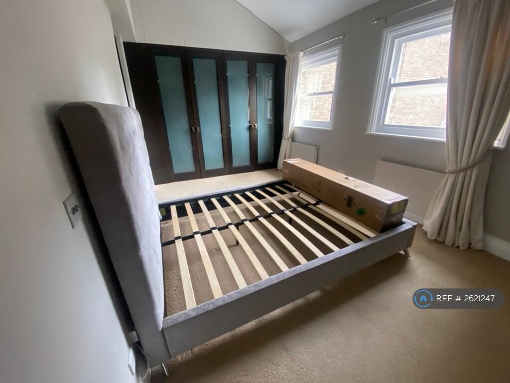 Second Floor Ensuite Double Bedroom 