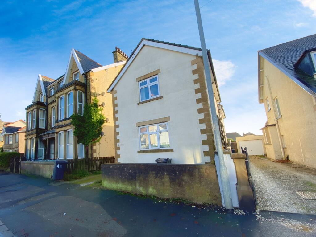 Welcome to Balmoral Road