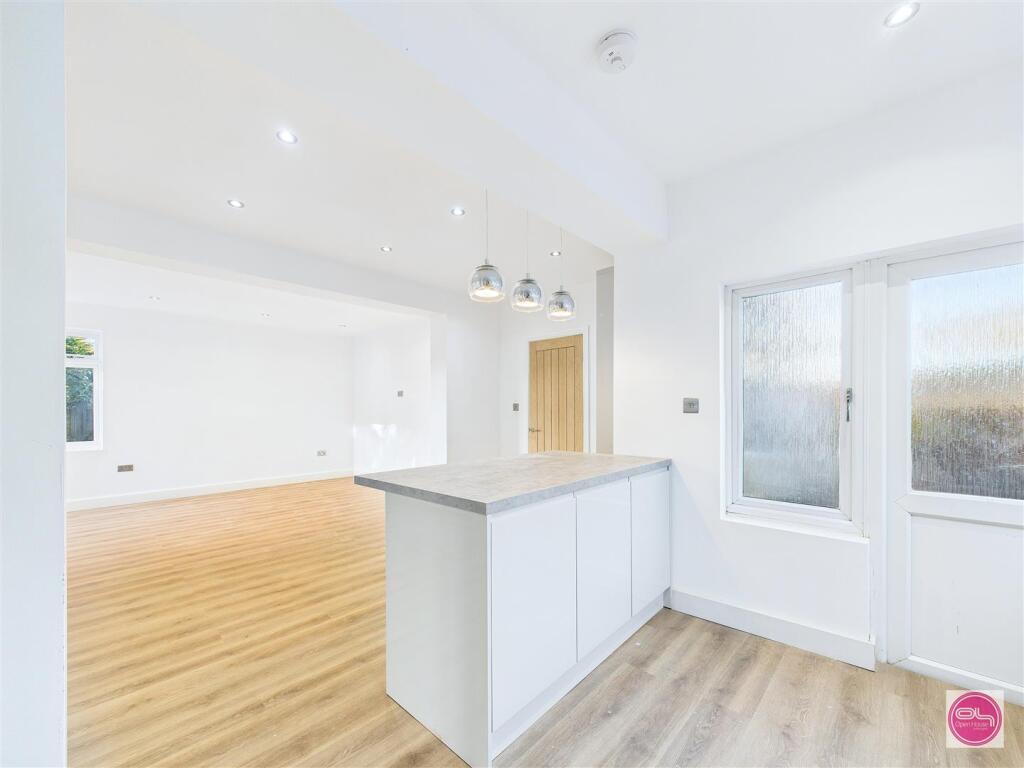 Moat Bank, Bretby (15).jpg