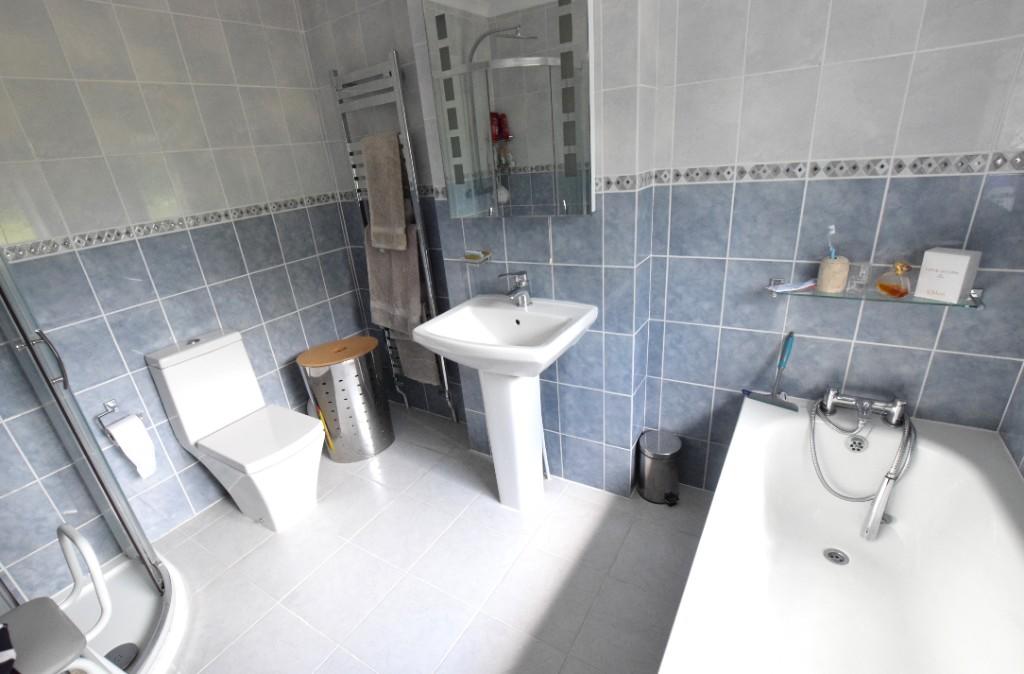 Master En-Suite