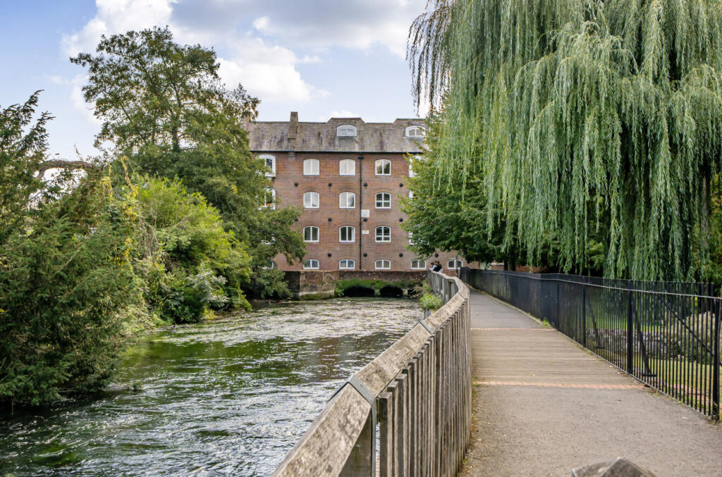 1360058-2-68d402e...