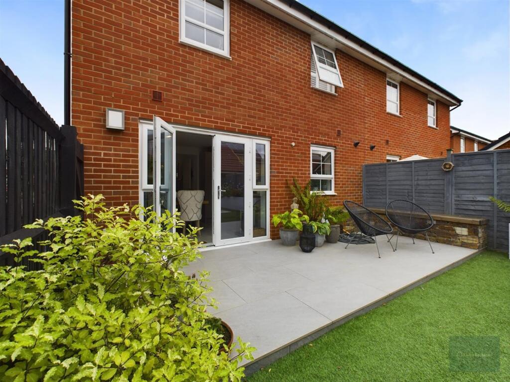 CAM02558G0-PR0203-ST