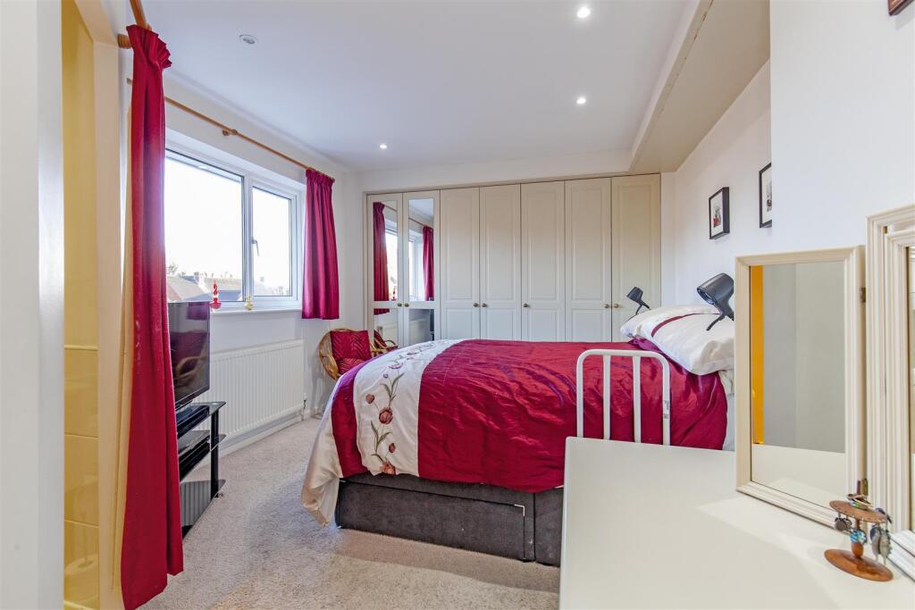 Bedroom 1-1.jpg