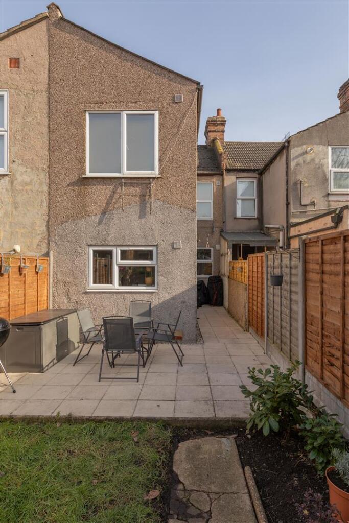 Farnborough Avenue E17