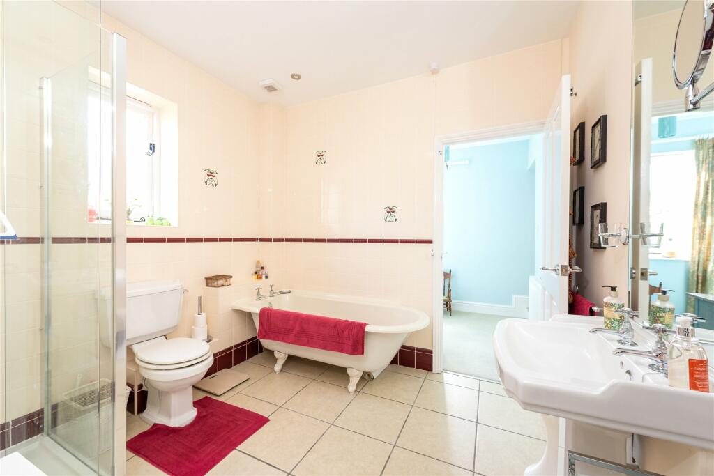 Jack &amp; Jill Bathroom