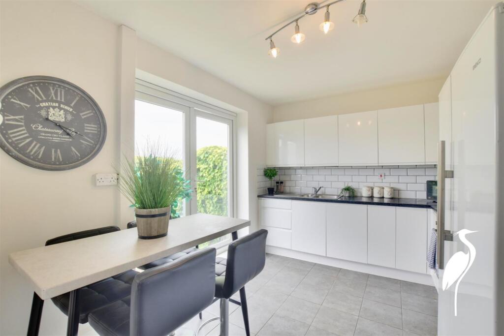 Breakfasting Kitchen