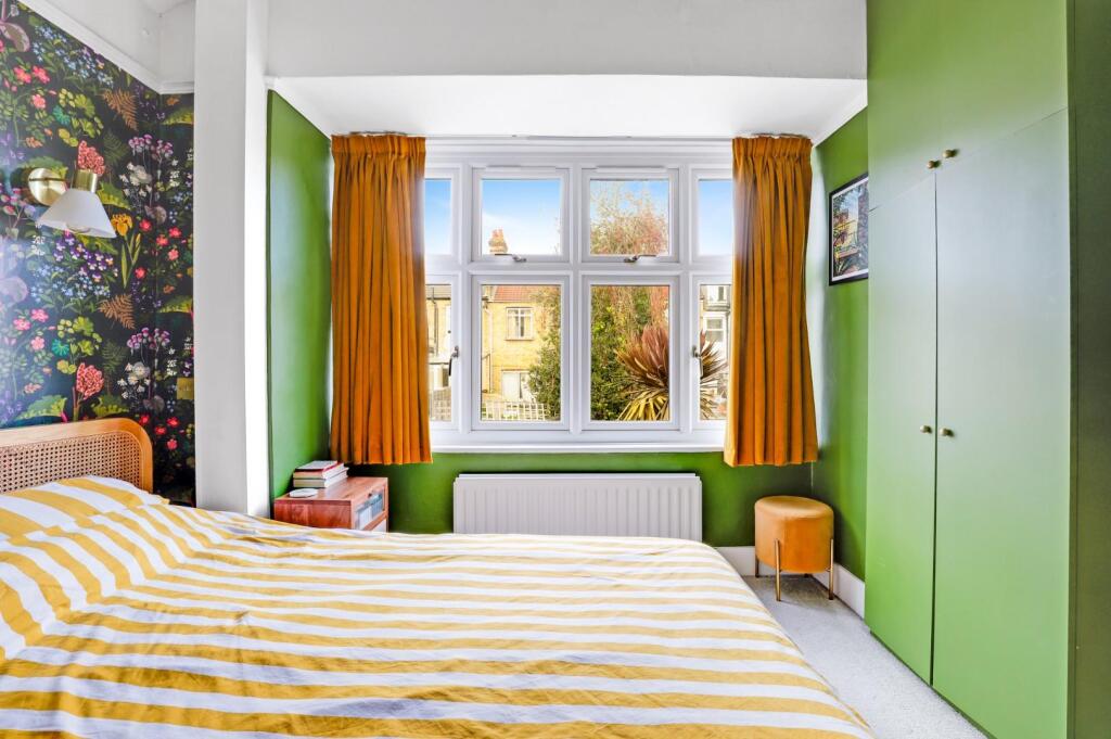 10-b28dJHPropWpen - 12b Royston Road - 40.jpg