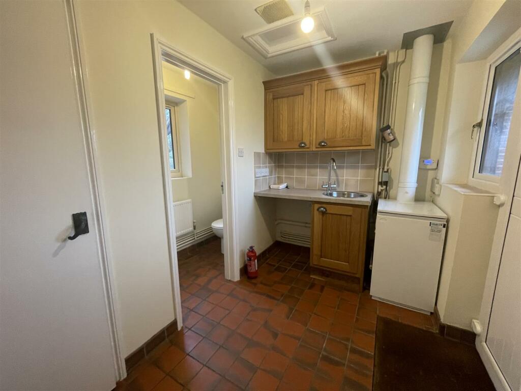utility room.jpg