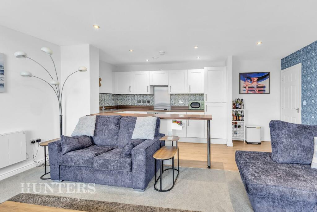 Lounge to Kitchen