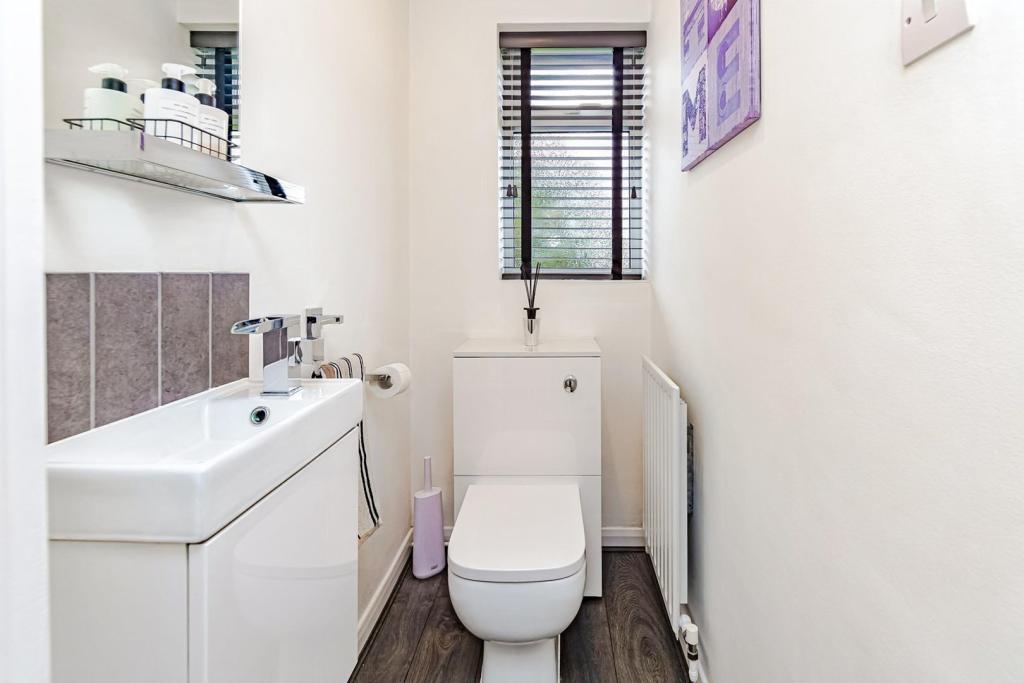 Downstairs Cloakroom
