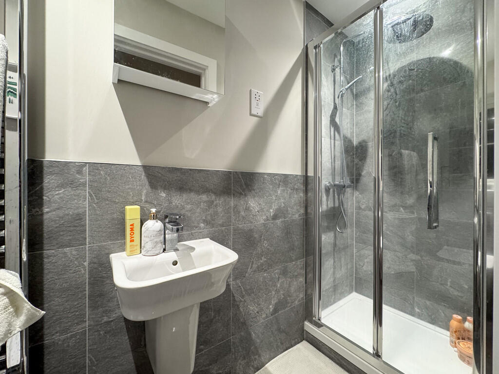 Hart avenue ensui...