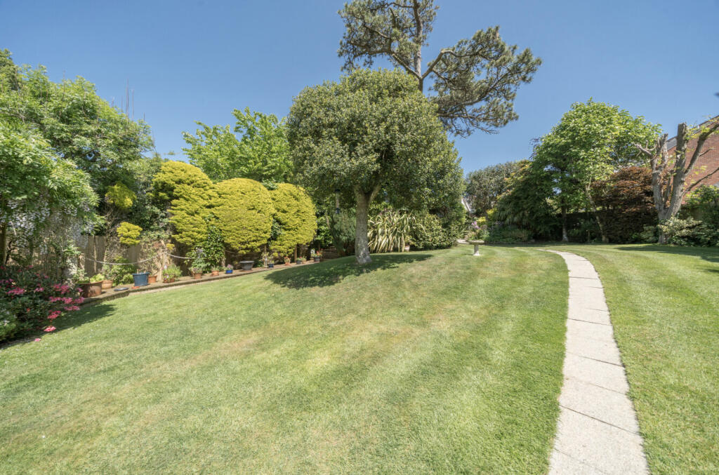 1294540-2-6827428...