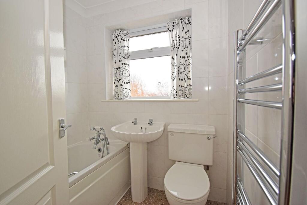51 Birmingham Road, bathroom b.jpg