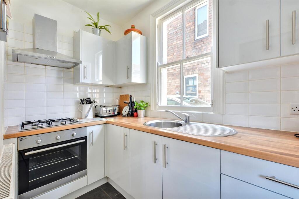 Kitchen_1.jpeg