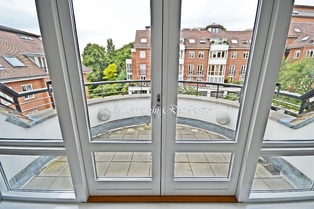 Master Bedroom Balco