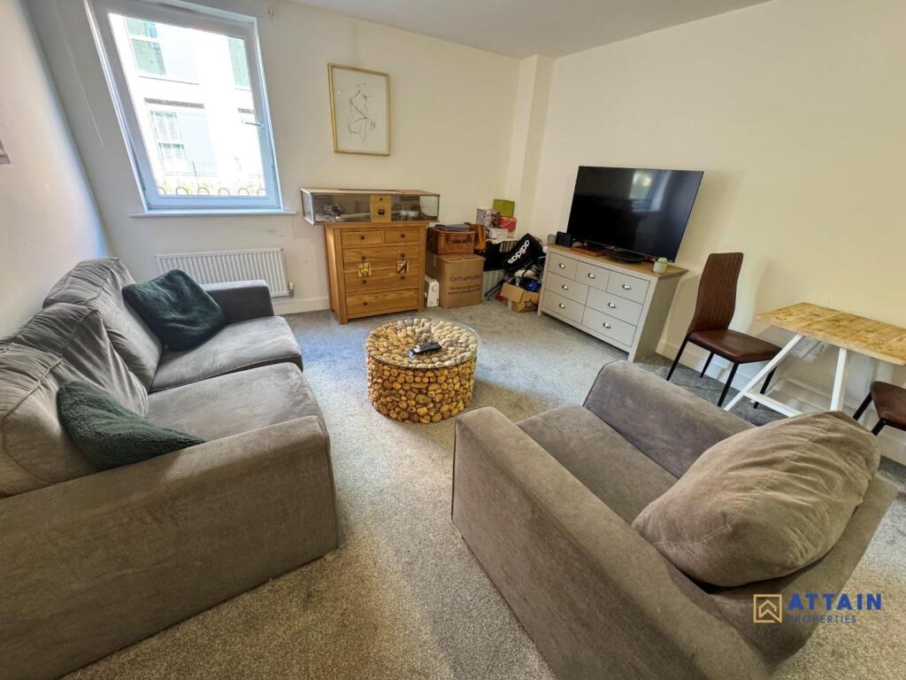 Living Room - Close.jpg