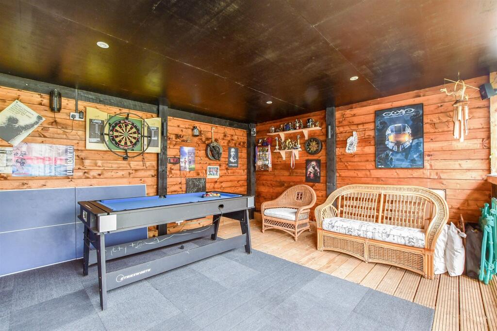 Workshop/Outbuildings