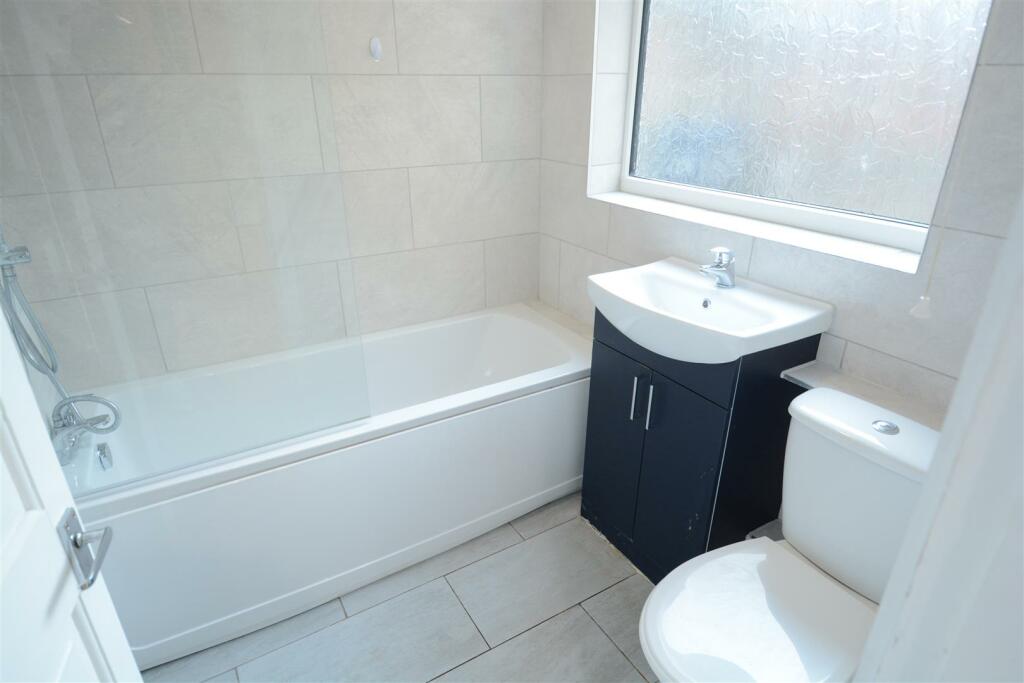 Bathroom.JPG