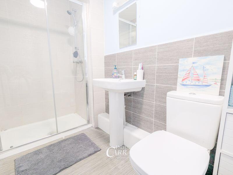 Master En-Suite