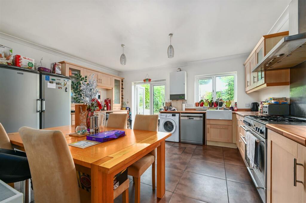 17 Sefton road, bn41 (15).jpg
