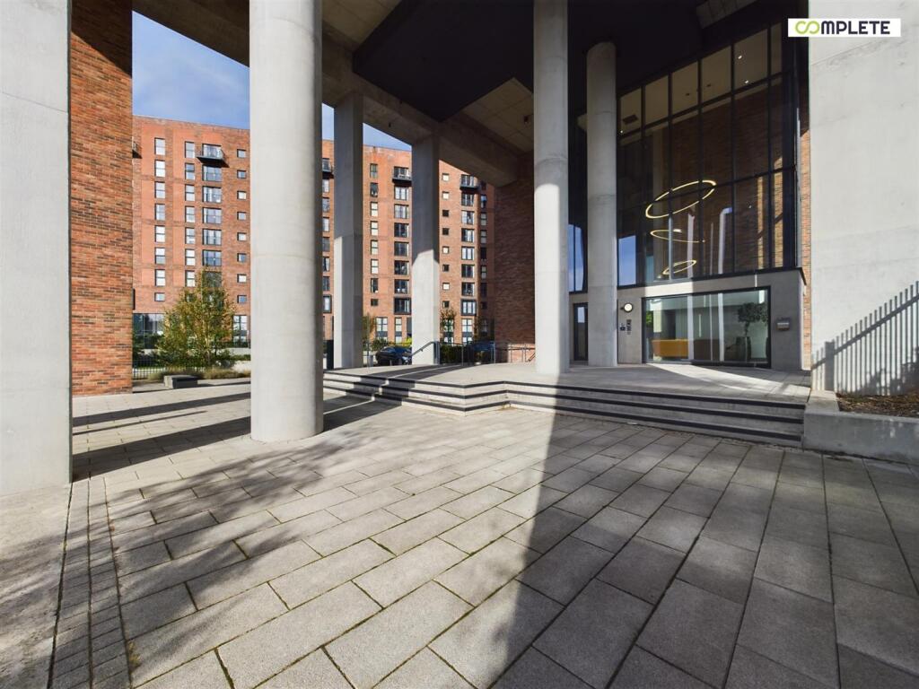 CAM01231G0-PR0080-STILL019