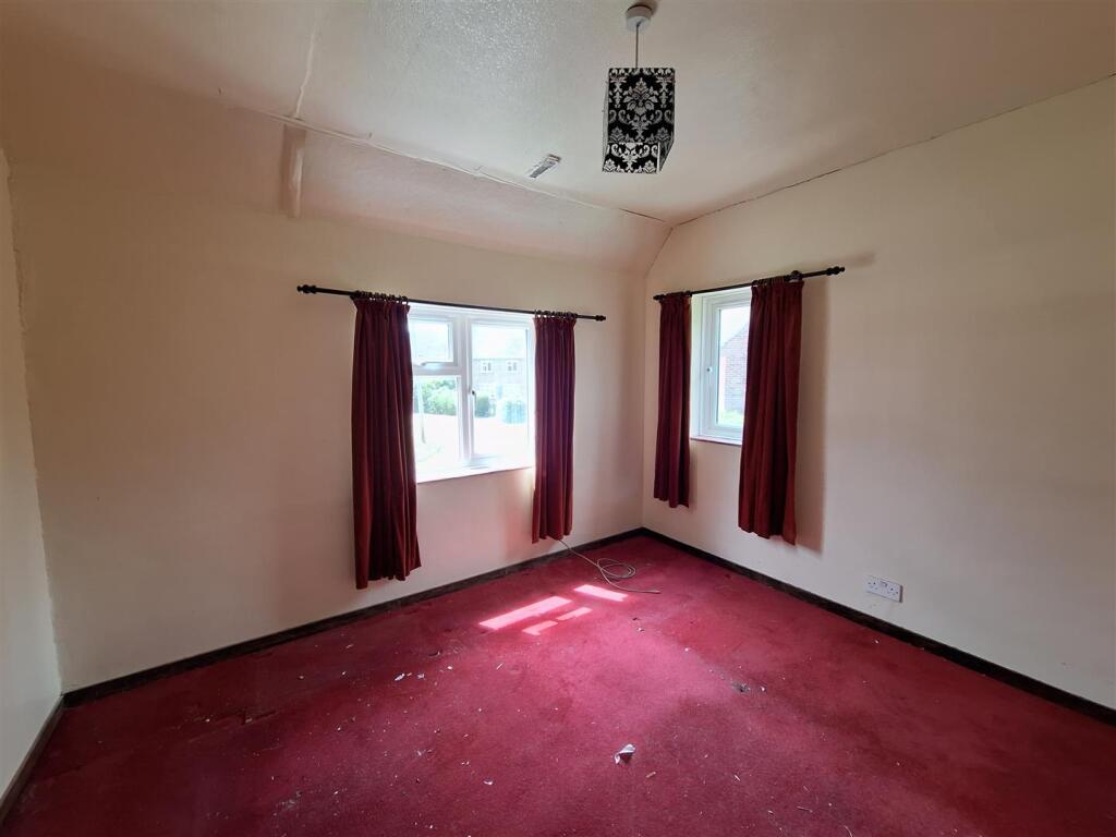 9 Church View bed 2.jpg