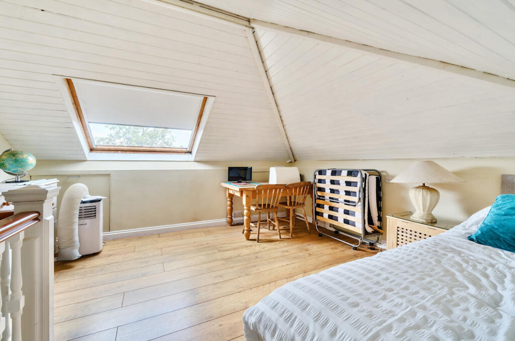 1301629-19-683a05...