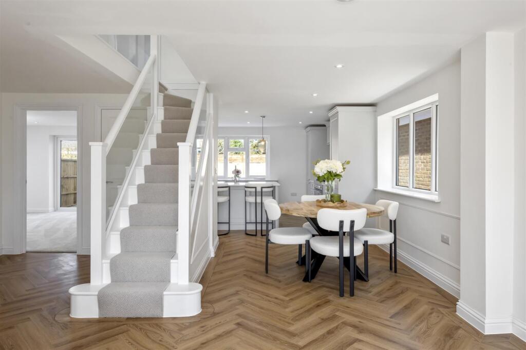 North Avenue, 9-018.JPG