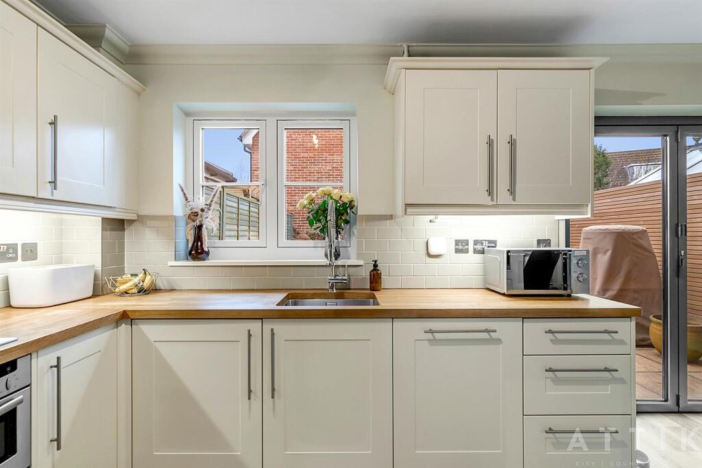 121 Bromedale Avenue Mulbarton Norwich, NR14 8GZ (