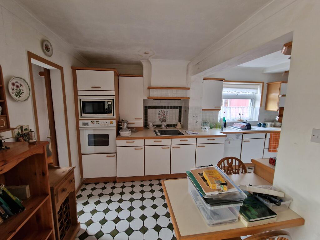Kitchen-Breakfast-angle 4