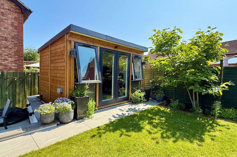 Garden Office/Room