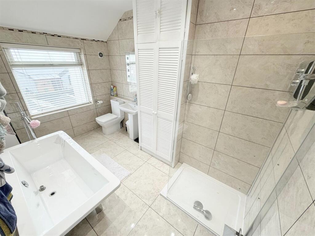 BATHROOM (FORMER BEDROOM 2)