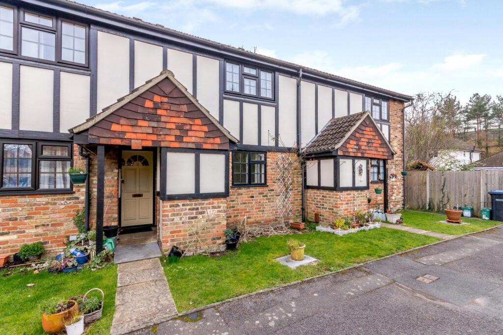 Limebush Close, New Haw, KT15