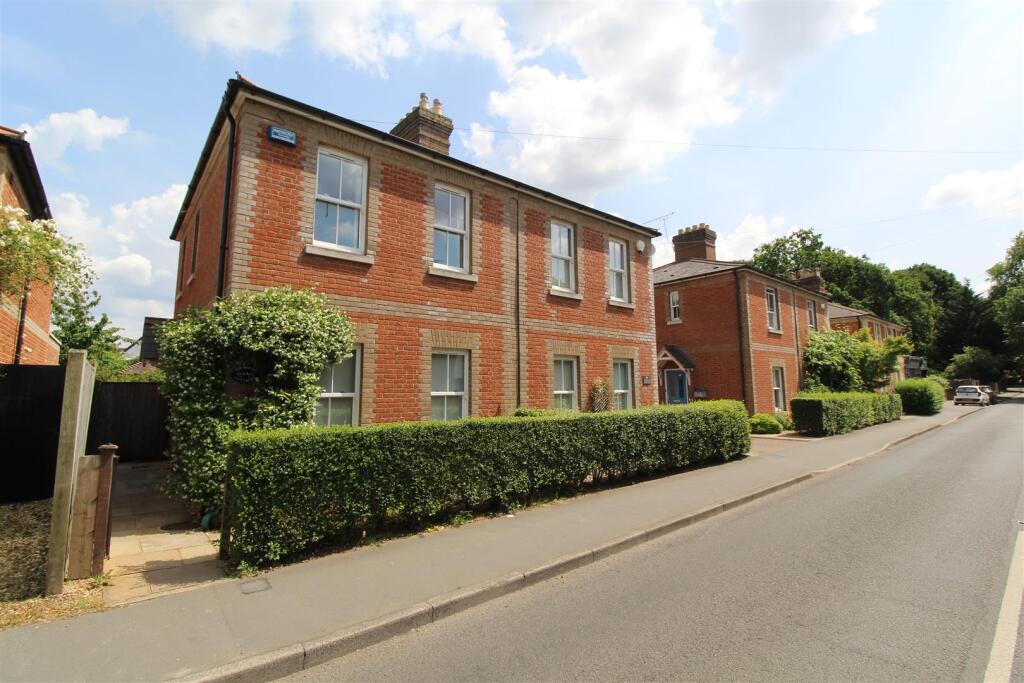 Coldharbour Road, Pyrford