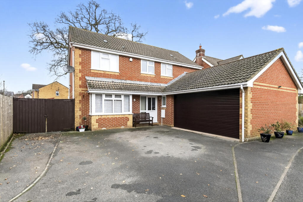 Worcester Crescent, Cullompton, EX15
