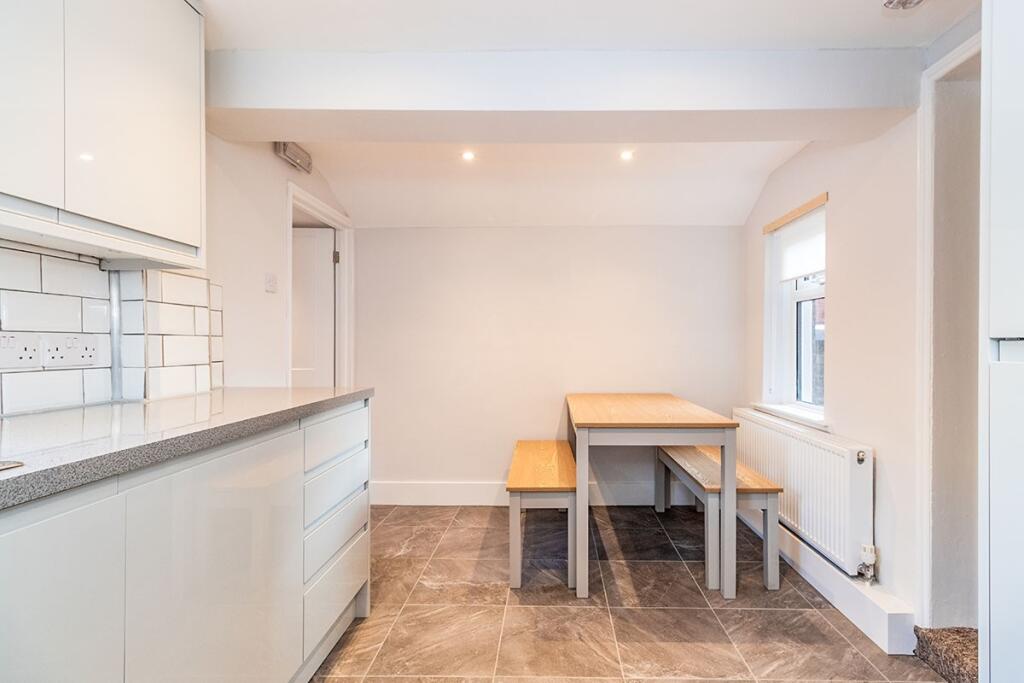 Kitchen / Dining Roo