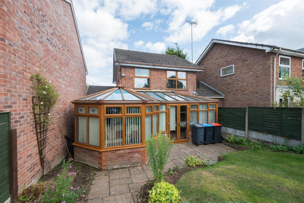 10 Meadow Close-035.jpg