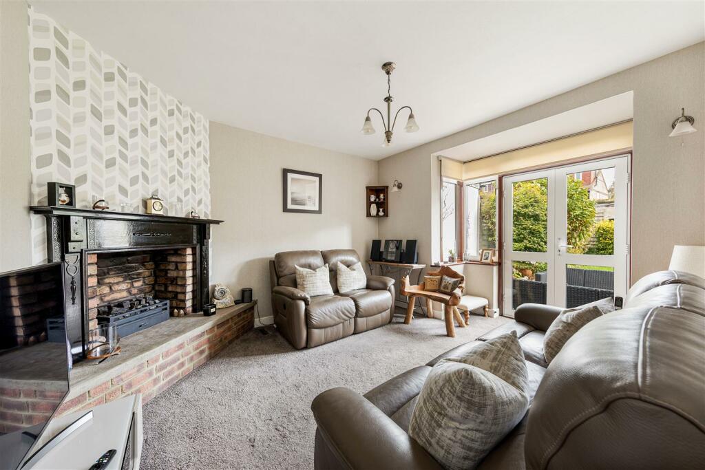 Larkshall Road E4