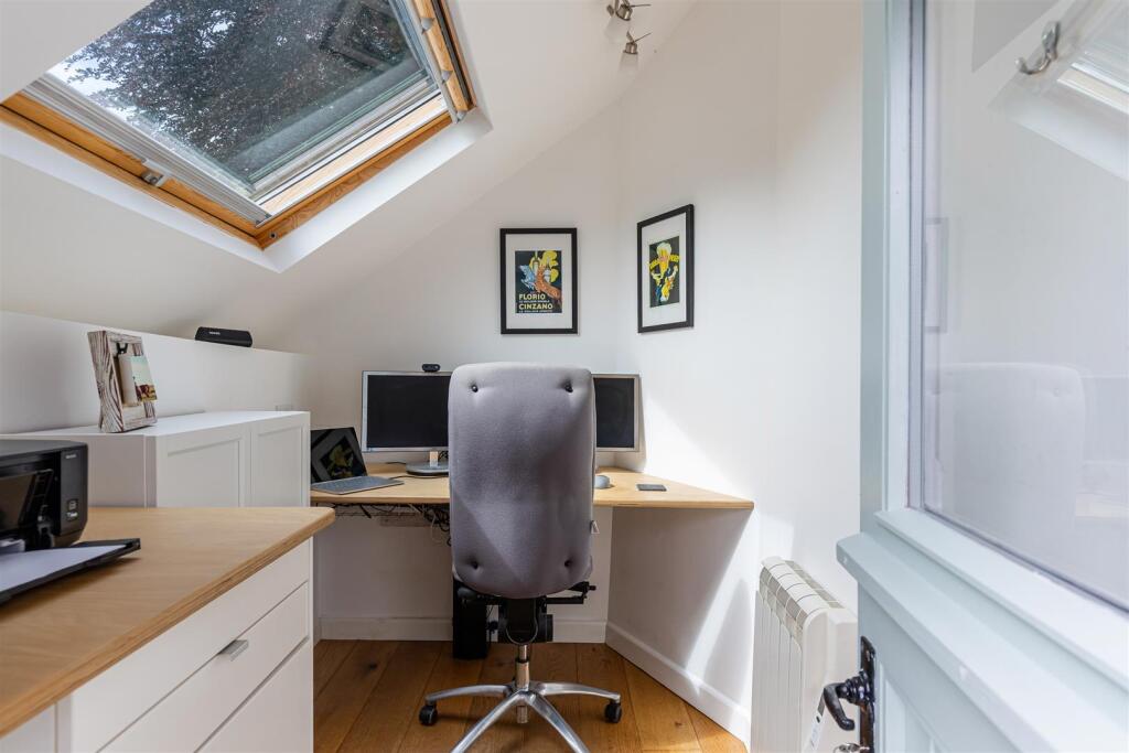 A33 - 2 Lutton Cottages South Brent - 250701.jpg