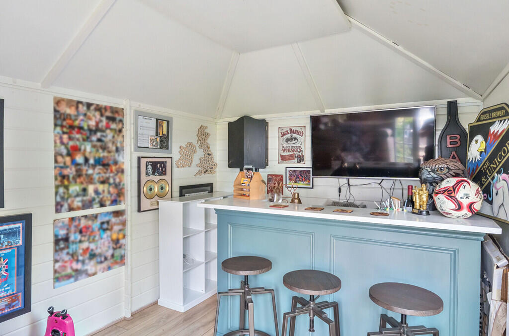 1302263-4-684016a...