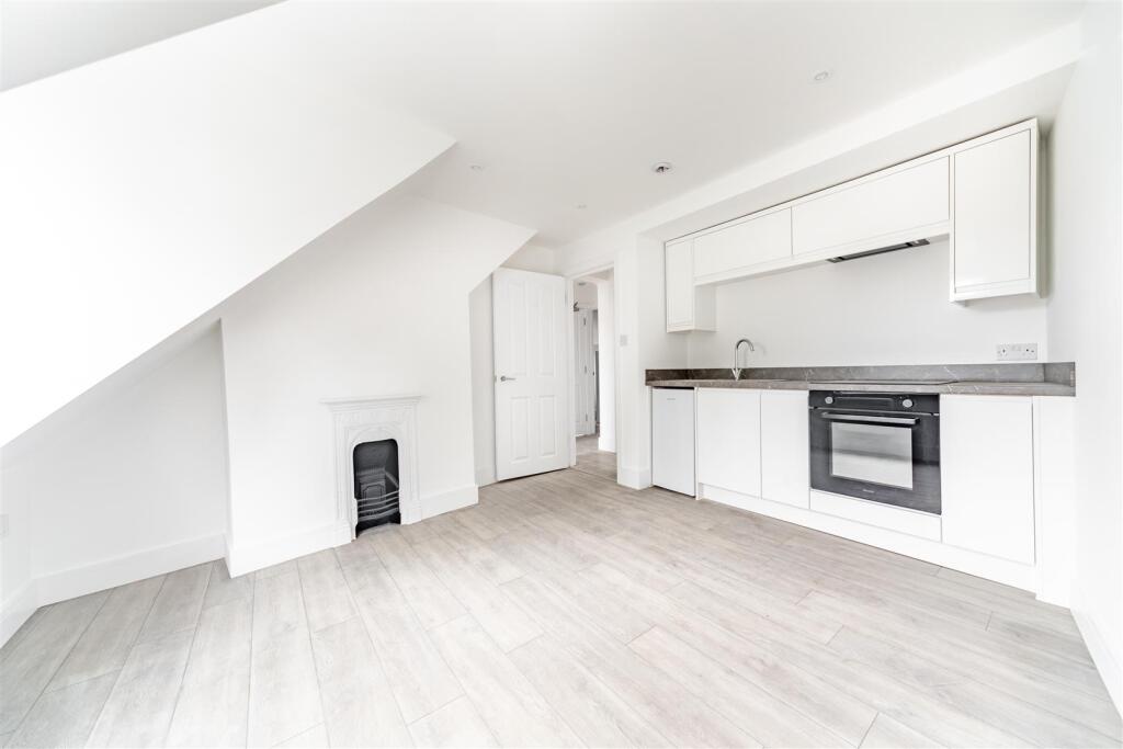 Reception/Kitchen